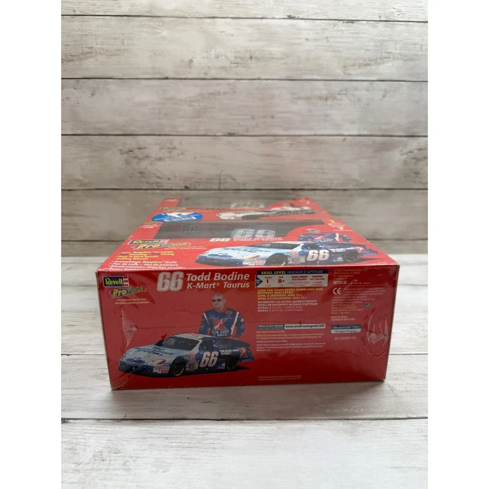 Revell NASCAR ProFinish 1:24 Model Kit Lot Dale Jarrett 88 UPS Todd Bodine 66